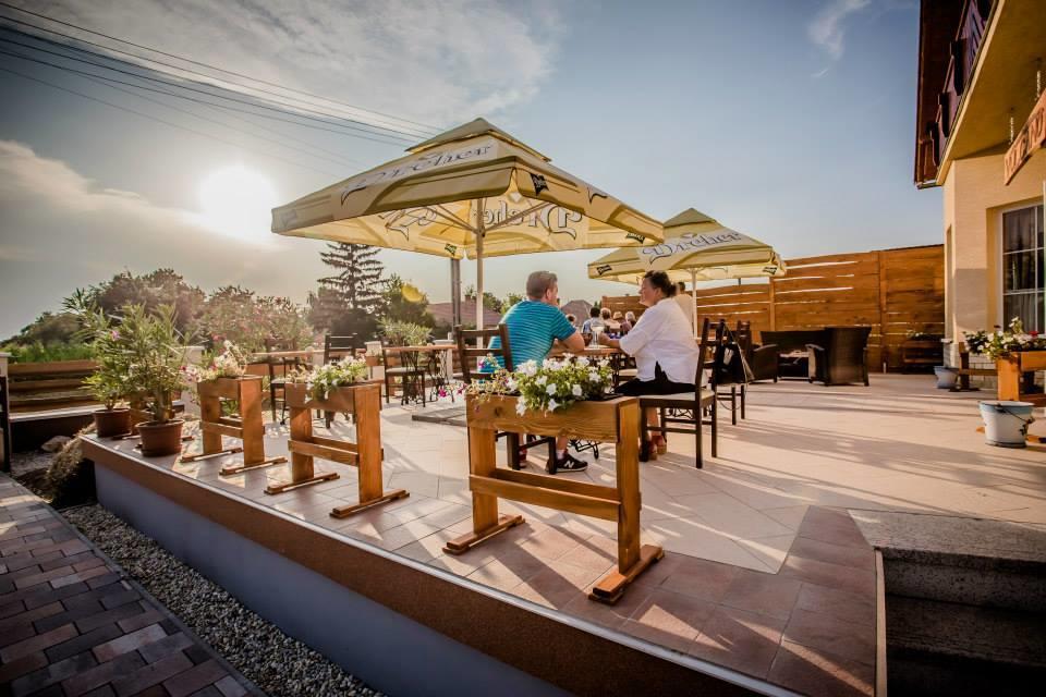 Vulcano Vendeghaz Hotel Mesteri Buitenkant foto